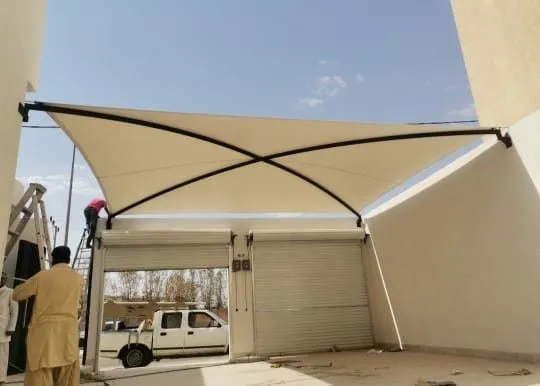 مظلة سيارات للشوارع الشرقية