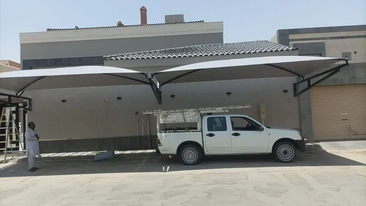 مظلة سيارات للشوارع الشرقية